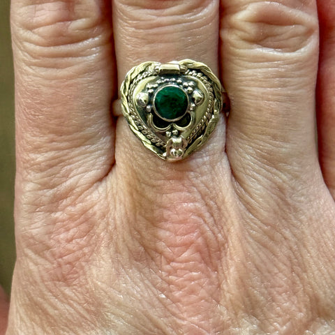 Faceted Round Emerald Gemstone Poison Locket Box Heart Ring Sterling Silver Sz 8