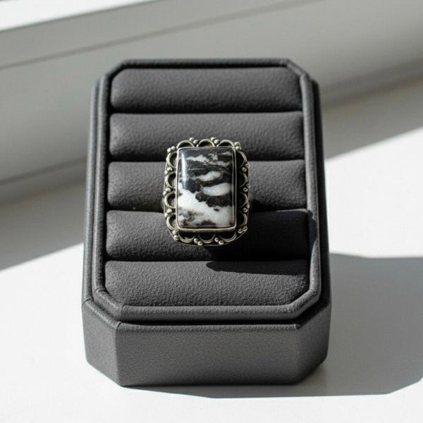 Stunning Natural White Buffalo Rectangular Statement Ring Southwestern Size 8