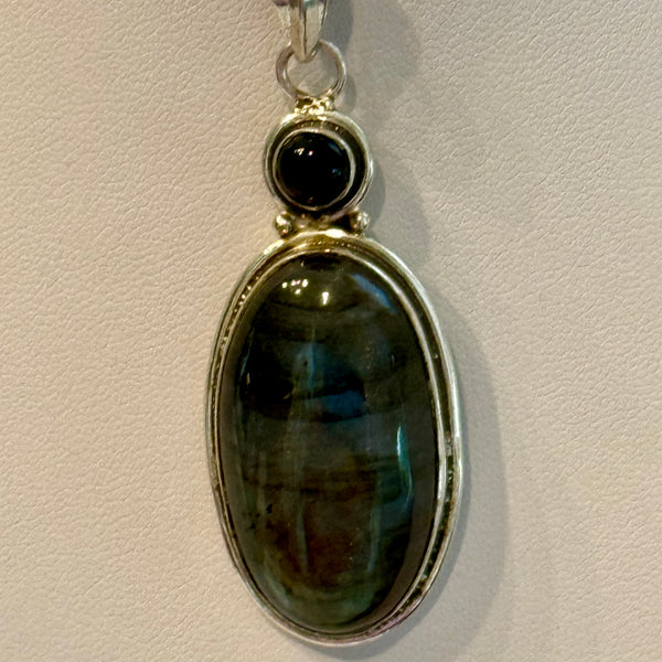 Stunning Oval Labradorite & Onyx Necklace Pendant 925 Sterling Silver New