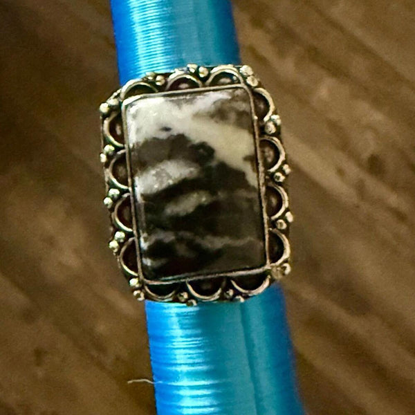 Stunning Natural White Buffalo Rectangular Statement Ring Southwestern Size 8