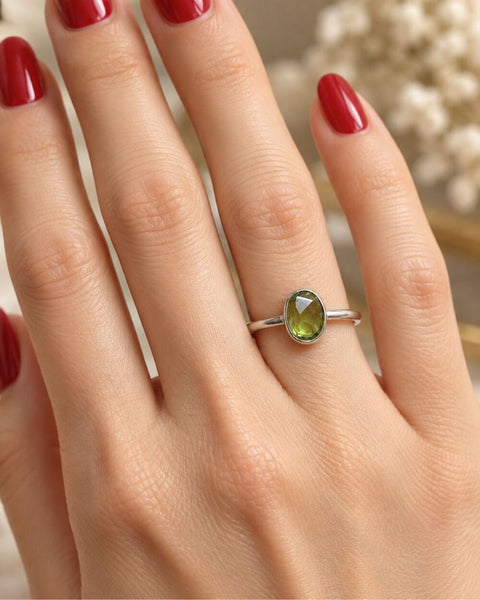 Dainty Natural Peridot Oval Gemstone Ring Silver Tone Bezel Set Minimalist Sz 7