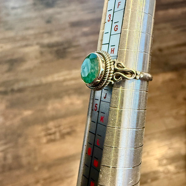 Dainty Natural Green Emerald 925 Sterling Silver Bali Ring Faceted Round Size 4