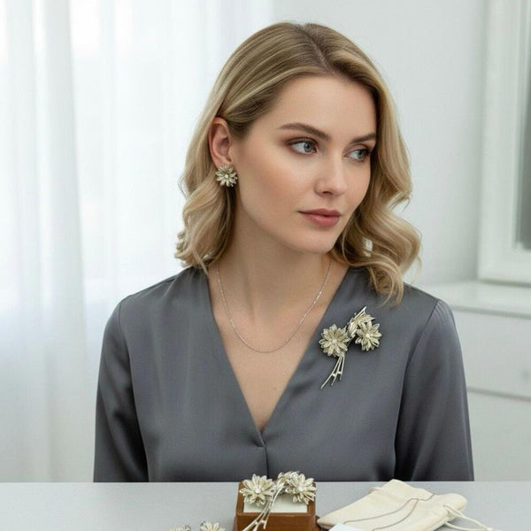 Vintage Elegance: Silver & Gold Tone Floral Brooch with Crystal Accents