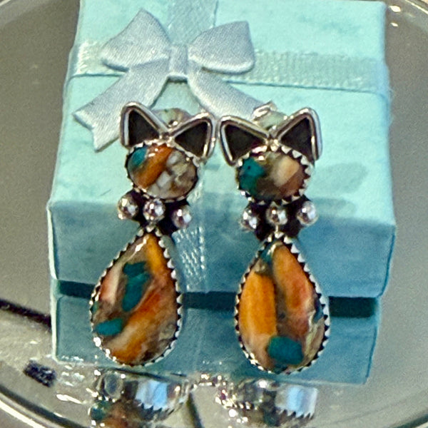 Spiny Oyster Turquoise Cat Stud Earrings Southwestern Sterling Silver