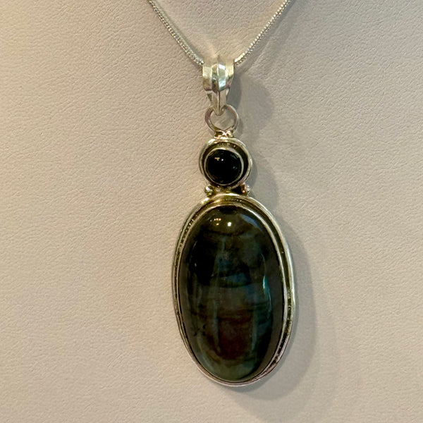 Stunning Oval Labradorite & Onyx Necklace Pendant 925 Sterling Silver New