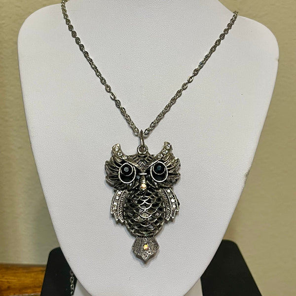Vintage Rhinestone Pendant Owl Necklace Womens 28” Chain Silver Toned Jewelry