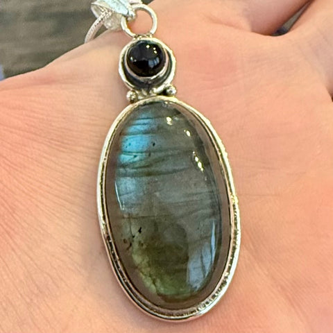 Stunning Oval Labradorite & Onyx Necklace Pendant 925 Sterling Silver New