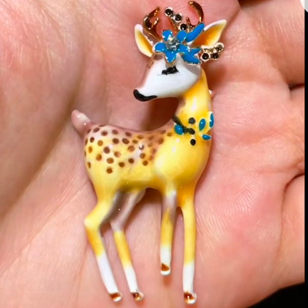 Christmas Winter Beauty Deer Brooch Womens Girls Hand Painted Pin New