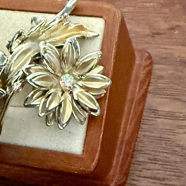 Vintage Elegance: Silver & Gold Tone Floral Brooch with Crystal Accents